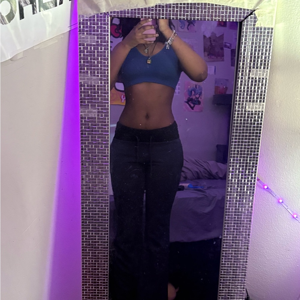 Black low rise yoga pants
